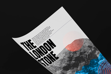 Parte superior de cartaz sobre um fundo escuro