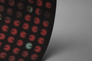 Parte intermediária de cartaz sobre um fundo cinza