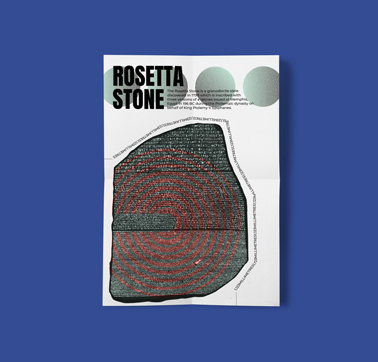 Vista superior de um cartaz sobre um fundo azul