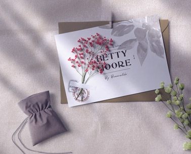 ウェディングカードとリングポーチ付き封筒