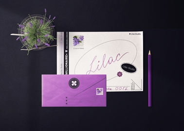 Flugblatt und Umschlag mit Bleistift