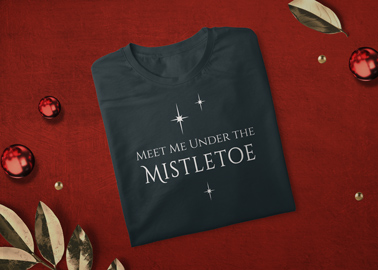 T-shirt plié sur un fond de Noël