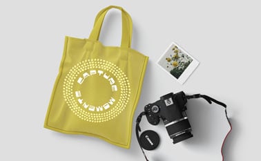 Сумка-шоппер и оборудование для фотографии