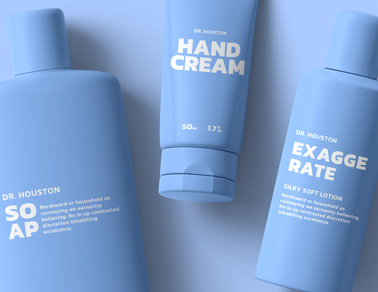 Três Recipientes para Cosméticos Vistos de Perto
