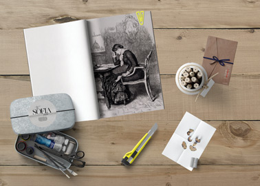 Caderno Aberto com Materiais de Desenho