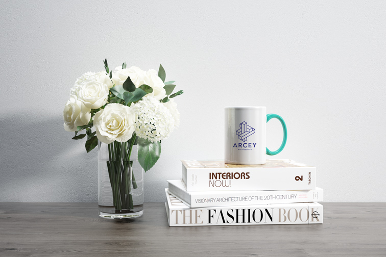 Flores e uma Caneca