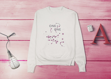 Um Suéter com Fones de Ouvido e uma Lâmpada