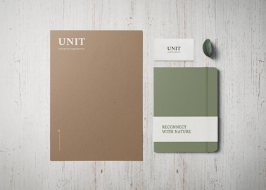 Caderno com um Bloco de Notas e um Cartão de Visita