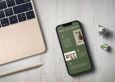 iPhone com Artigos de Papelaria em uma Mesa Branca