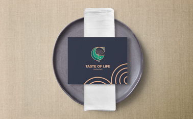 Tabak Üzerinde Restoran Menüsü