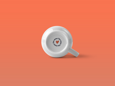 كوب قهوة منقوش