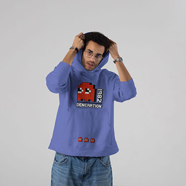 Hombre mirando a la cámara