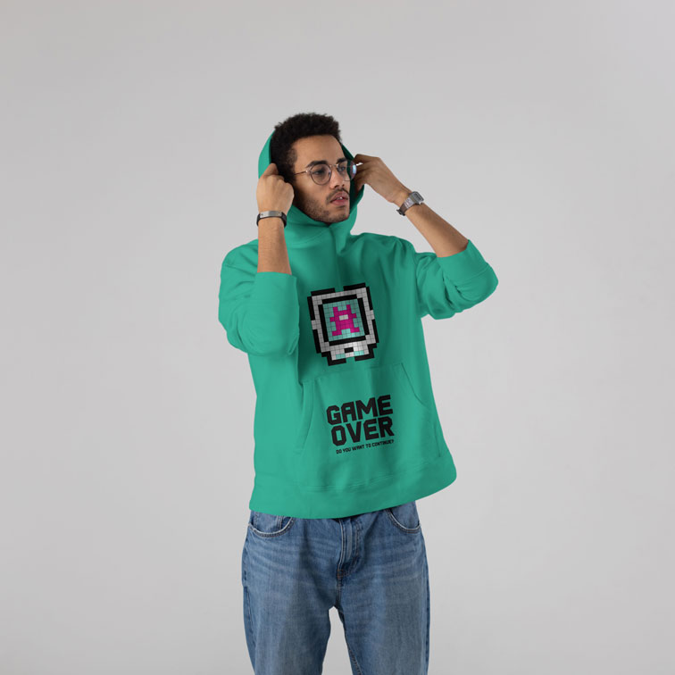 Hombre mirando hacia el costado