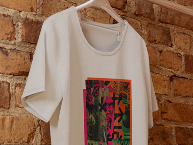 Camiseta na Parede Visão do Busto