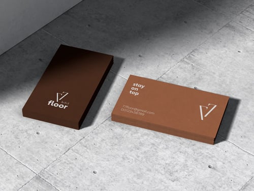 Duas Pilhas de Cartões de Visita