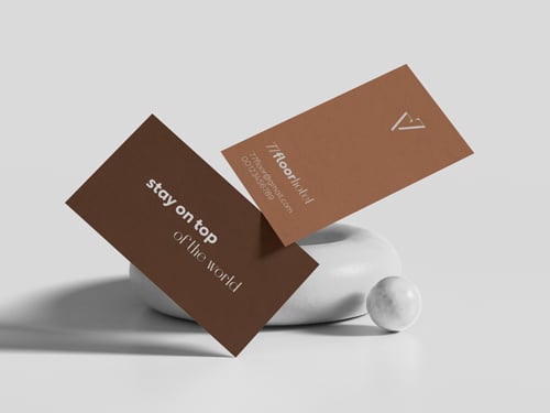 Dois Cartões de Visita em um Cenário Minimalista