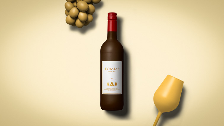 Бутылка вина, виноград и бокал