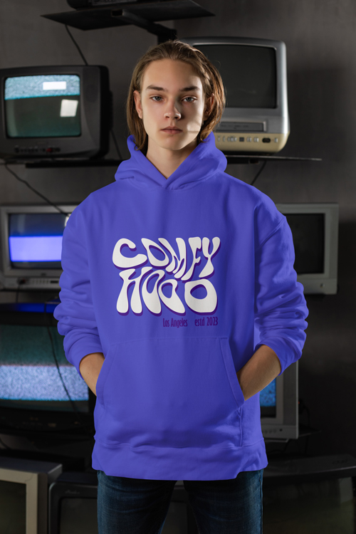 Mann im Kapuzenpulli Vorderansicht