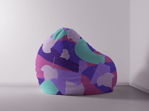 Chaise souple face à un mur
