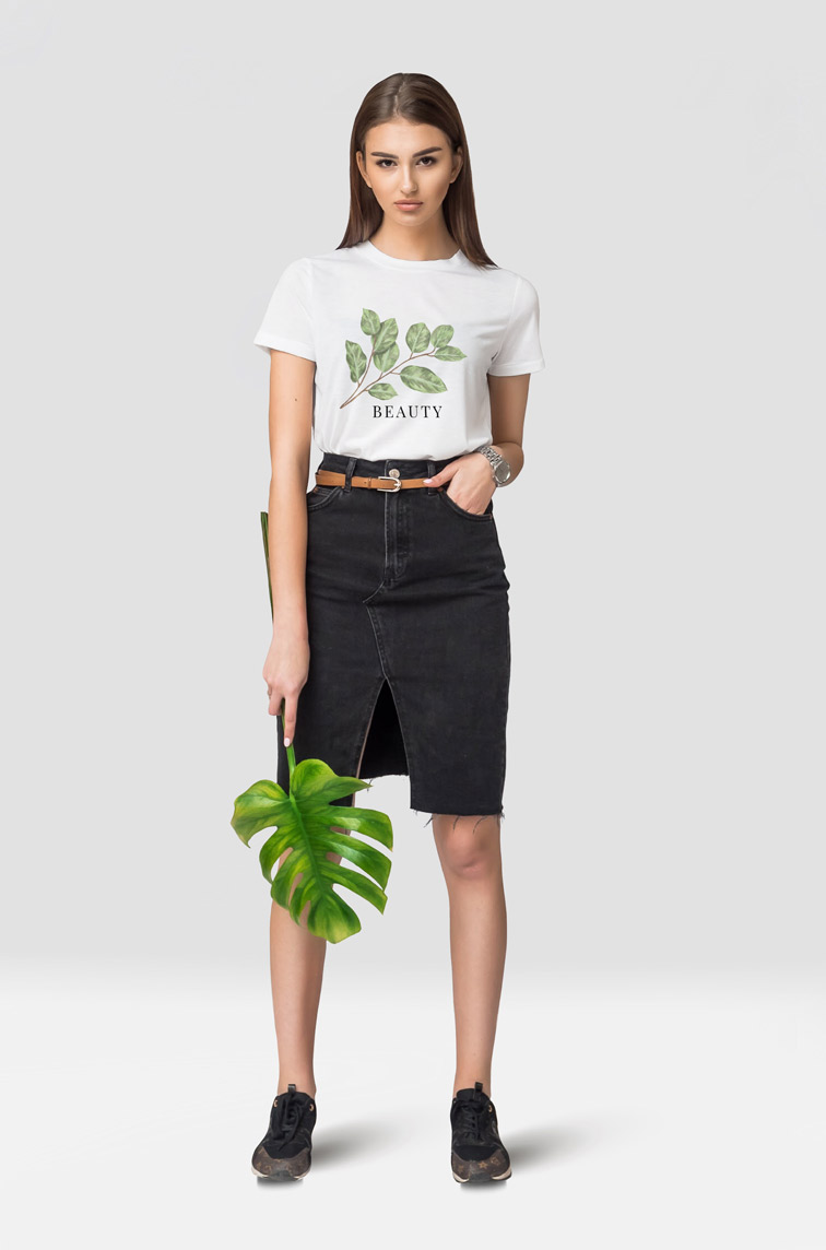 モンステラを持った少女