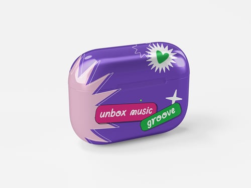 نظرة مائلة على علبة ايربود مغلقة