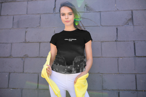 Femme portant une tenue tendance Demi-vue