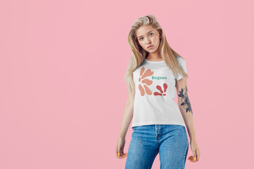 Tişört Giyen Kadının Kısmi Görünüşü