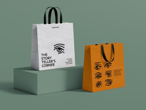 Sacolas de Papel, Uma Colocada em um Suporte