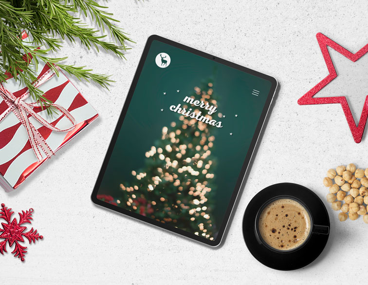 حاسب لوحي على خلفية الكريسماس