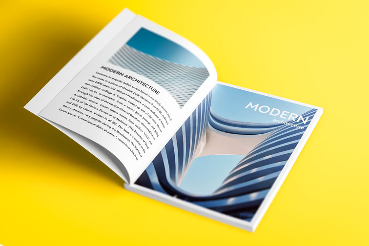 كتاب مفتوح على خلفية ملونة