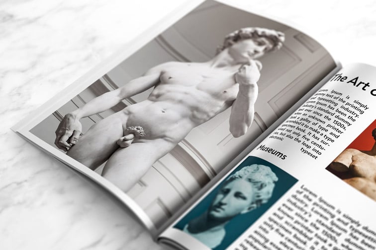 拡大した開いている雑誌のショット