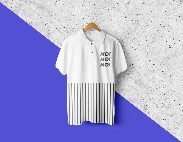 Camiseta con cuello colgada