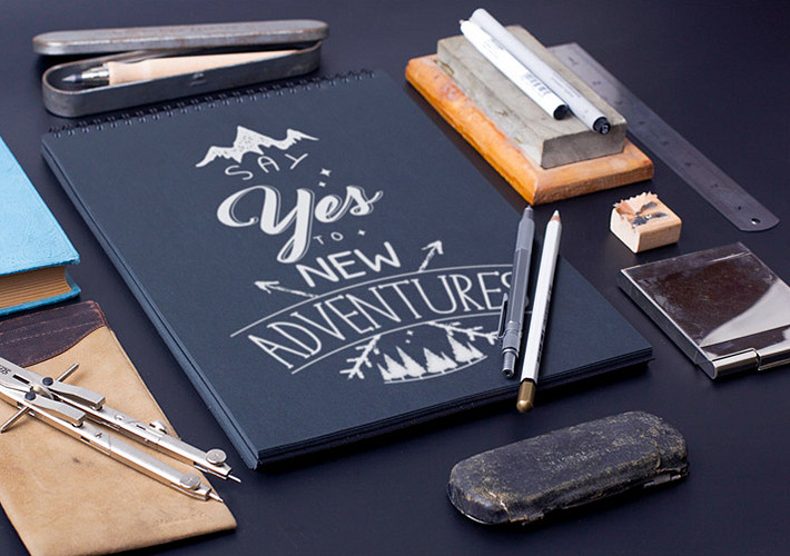 Paquete de Mockups de Cuaderno de Bocetos