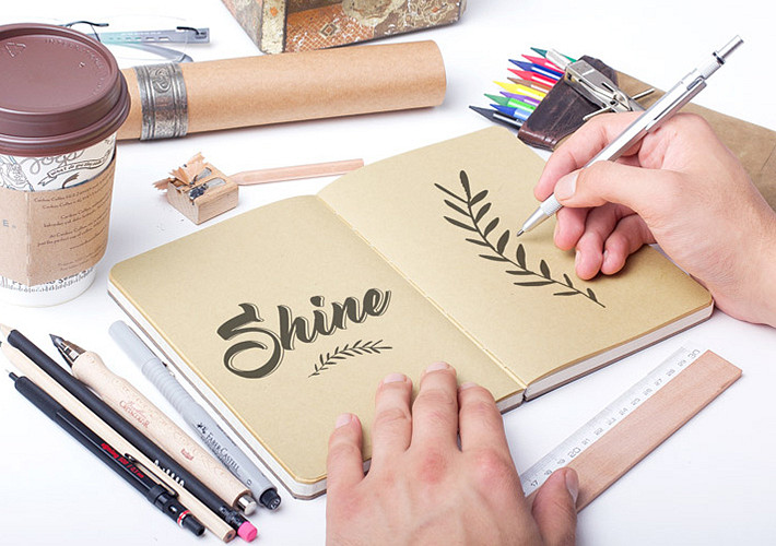 Paquete de Mockups de Cuaderno de Bocetos