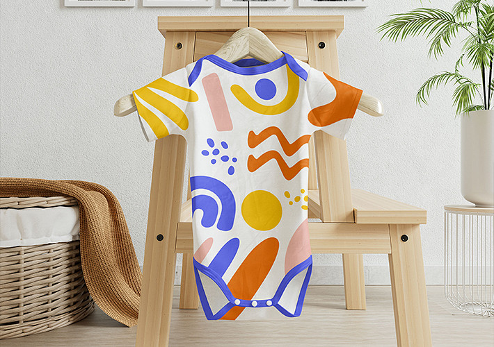 Conjunto de Mockups de Macacão Infantil 