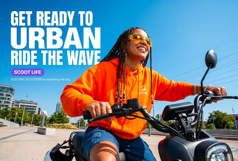 Scooter süren kız reklamı