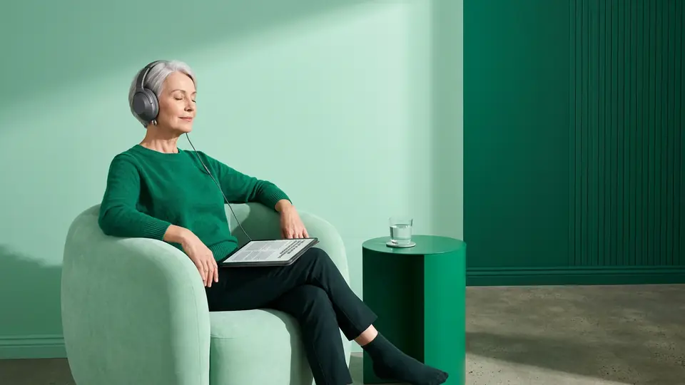 Woman listening to an article